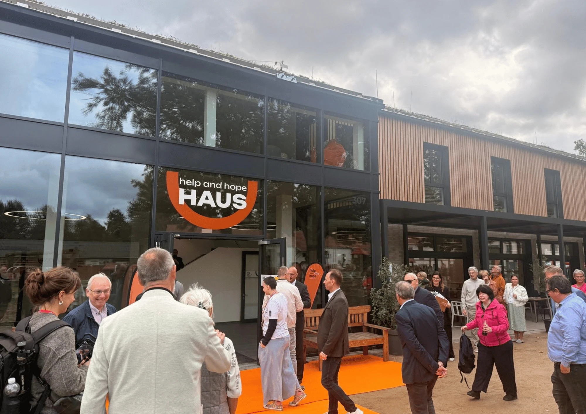 Eröffnung help and hope Haus